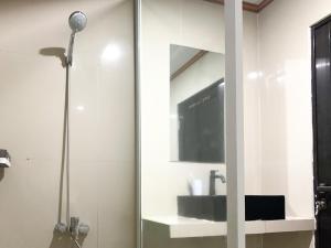 As Waru Hotel RedPartner