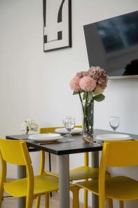 Funkcjonalny Apartament Praca Zdalna w Doskonałej Lokalizacji Wrocławia by Noclegi Renters