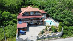 Conacul de la Dunăre, Eșelnița