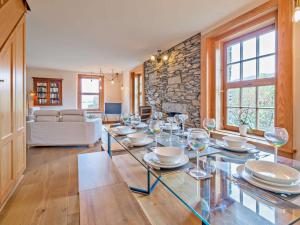 2 Bed in Water Yeat 91730