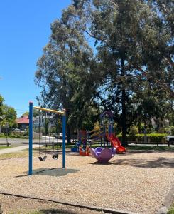 Your Leafy Ivanhoe Retreat