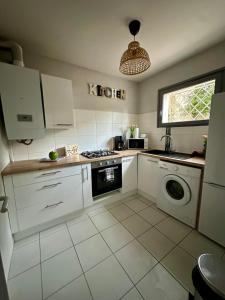 Joli studio les pieds dans l eau avec place de Parking gratuite