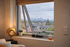 Regal Skyline - Quiet Executive room with splendid city view - Private everything bathroom -Living room - Walk-in wardrobe- One minute walk to station - Luxury mattress