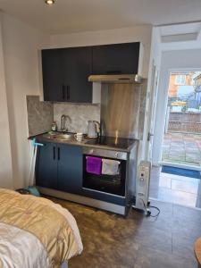 D D Studio Apartment