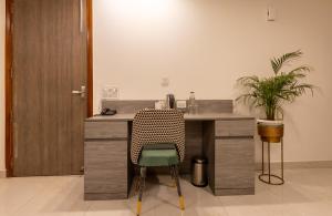 Liv Regalia Serviced Apartments Near Fortis Hospital