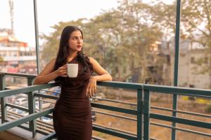 LR Suites Near Huda City Centre