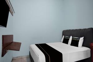 Hotel O near Universitas Medan Area formerly Rumah Idaman Bunda