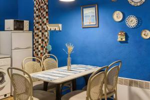 Casa Vermella i Blava