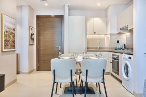 STAY BY LATINEM Luxury 1BR Holiday Home CV A 907 near Dubai Mall