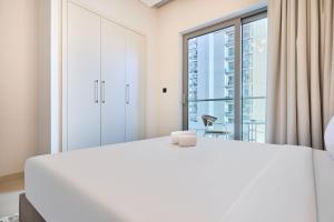 STAY BY LATINEM Luxury 1BR Holiday Home CV A 907 near Dubai Mall