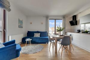 Aura Island Riverside & Parking by Downtown Apartments