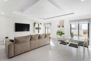 Tatiana 3Br - city center - aircon - wifi at Homesbyfc