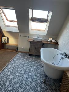 Clos Bel es Martin Sea View and campaign