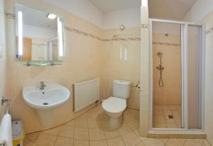 MOTOREST-PENSION U HRACHŮ,s.r.o.