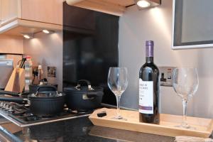 Executive 2-Bed Great River View Apartment in Aberdeen-Free Parking-FastWiFi