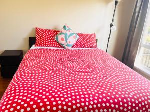 Cozy, quiet private room in shared house, Lalor
