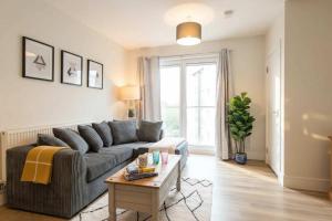 Fantastic 1 Bed Apartment in Crawley