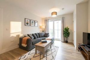 Fantastic 1 Bed Apartment in Crawley