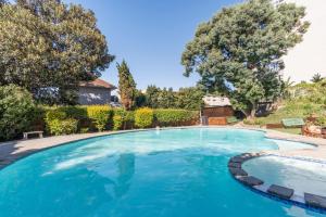Thornibrae Green Point 2-Bed Apartment with Pool