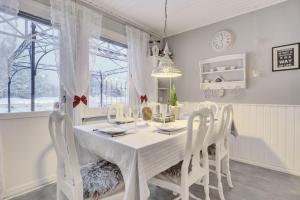 Villa Red House Arctic Circle