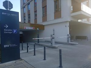 Q Beograd na vodi Molim pozovite oko informacija o prijavljivanju Please call for check inn