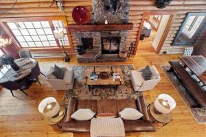 RMR: Teton View Cabin Home in WilsonWY