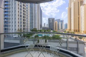 Vacationer Holiday Homes I Vibrant 1 Bed in Marina I Free Parking, Wi-Fi l Swimming Pool Access