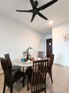 Simfoni Hi Floor Modern 3BR with Wi-Fi & Netflix