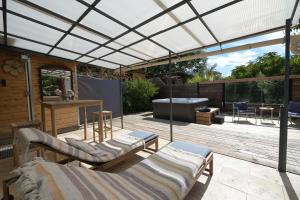 Cozy chalet Jacuzzi et piscine en Haute Provence