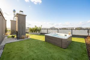 Luxury Sky Jagodno Apartment with Jacuzzi Parking & Terrace by Renters Prestige