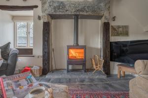 Scarr Head Cottage, detached stone cottage near Coniston, Lake District