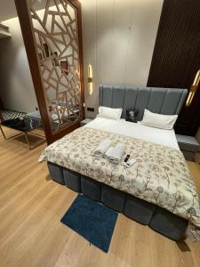 Tranquil Stay - Luxury Apartment in Noida