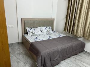 2BHK couple friendly Electronic city phase 1