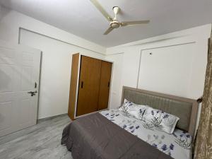 2BHK couple friendly Electronic city phase 1