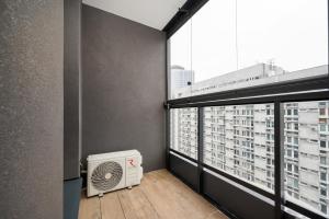 Grzybowska 12th Floor Comfort Apartment by BookingHost