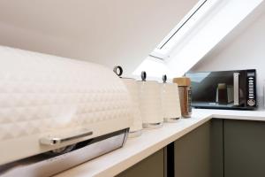 Newly Built Modern& Central Apartment-Free Parking