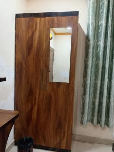 Hotel Rudra Rudra Inn Near Kashi Vishwanath temple