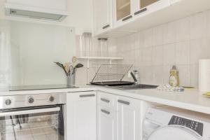 Studio Moderne avec jardin et garage