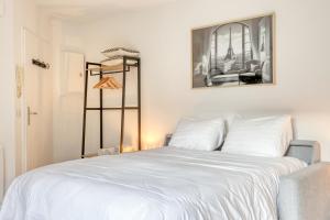 Studio Moderne avec jardin et garage