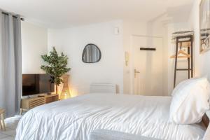 Studio Moderne avec jardin et garage