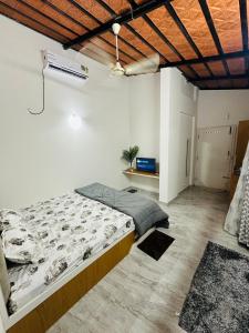 Electronic City Phase 1 couple Friendly Flat