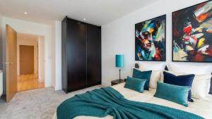 Greenwich Luxe 2-Bed, River Thames Views Near O2 & Canary Wharf