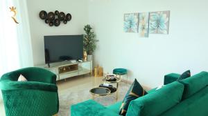 1BR Balcony -Beach Tower Escape