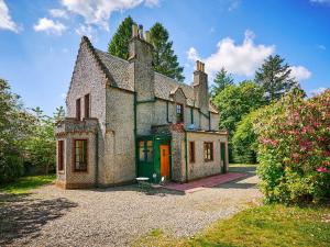 West Lodge