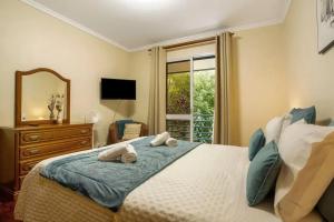 Charming Apartment in Funchal with Balcony and View