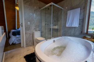 Brisa da Serra – Chalé com Vista e Hidro na 370