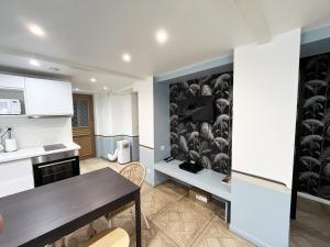 UrbanFlat 86 - Charming 2 Bedrooms in Center of Paris