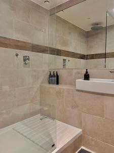 Stylish Brick Lane Heart 2 Bedroom Apartment