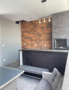 Casa com 3 quartos e 2 banheiros