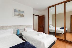 Albufeira Olympics 1BR Apartment with Pool & Balcony, by Hopstays